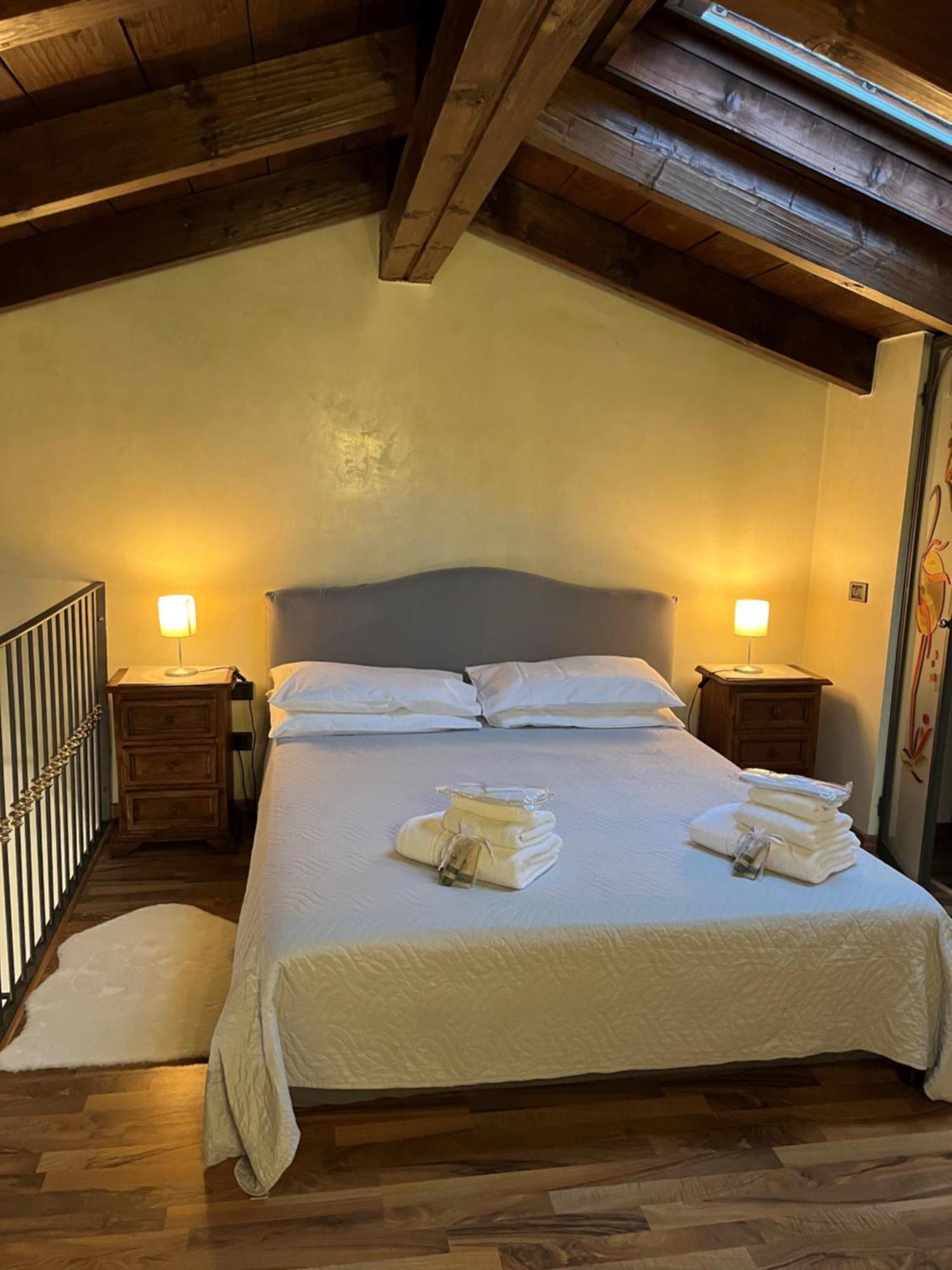 Bilocale Dafne Abbadesse Guest House Milano Exterior foto