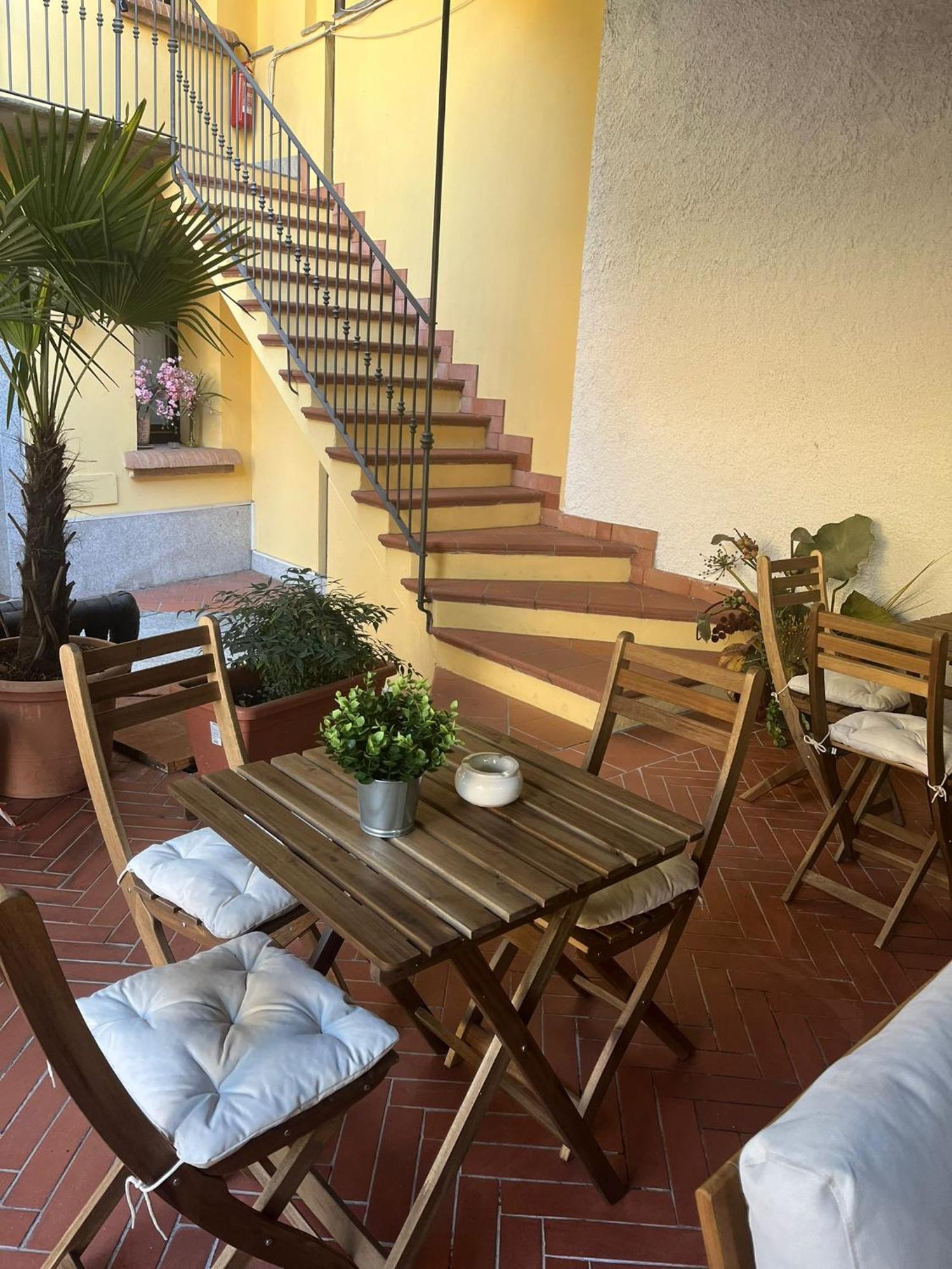 Bilocale Dafne Abbadesse Guest House Milano Exterior foto