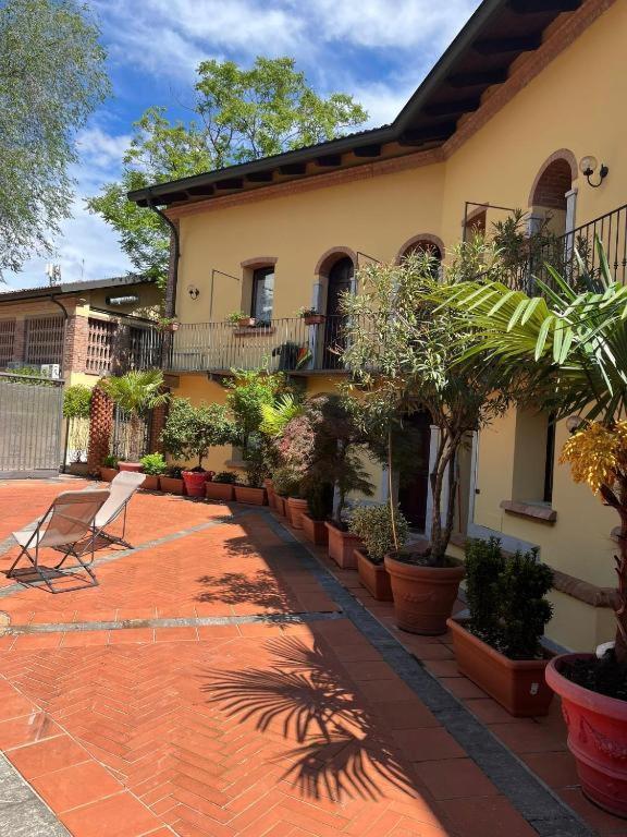 Bilocale Dafne Abbadesse Guest House Milano Exterior foto
